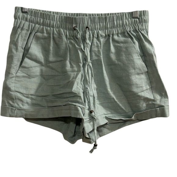 Love Tree Women's Green Linen Cuffed Shorts Size M Casual Relaxed Fit - Picture 1 of 7